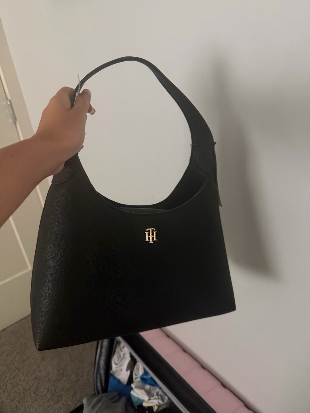 Tommy Hilfiger Black Leather Shoulder Bag 

BRAND NEW WITH TAGS